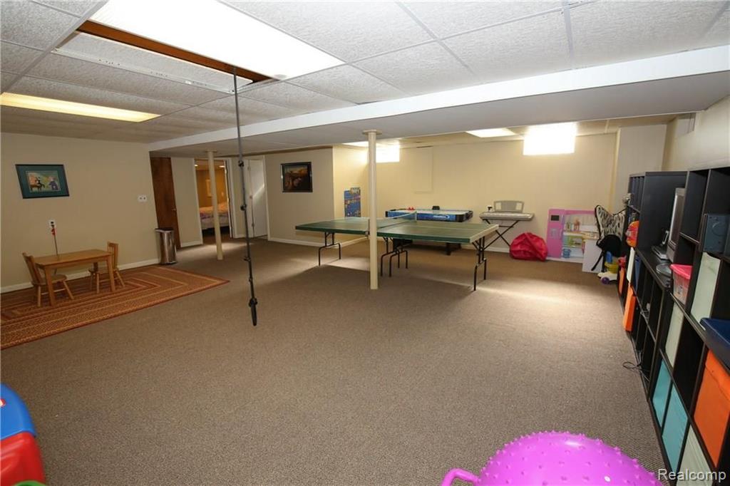 925 Bridgestone Drive Rochester Hills, MI 48309 - Photo 45 of 54