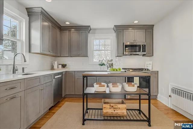 $869,000 | 5 Inness Place, Glen Ridge, NJ 07028