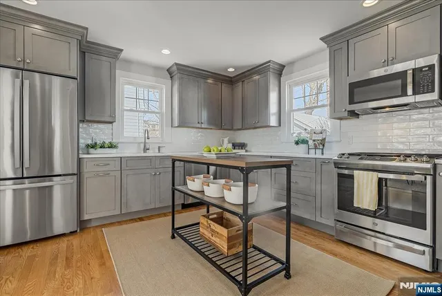 $869,000 | 5 Inness Place, Glen Ridge, NJ 07028