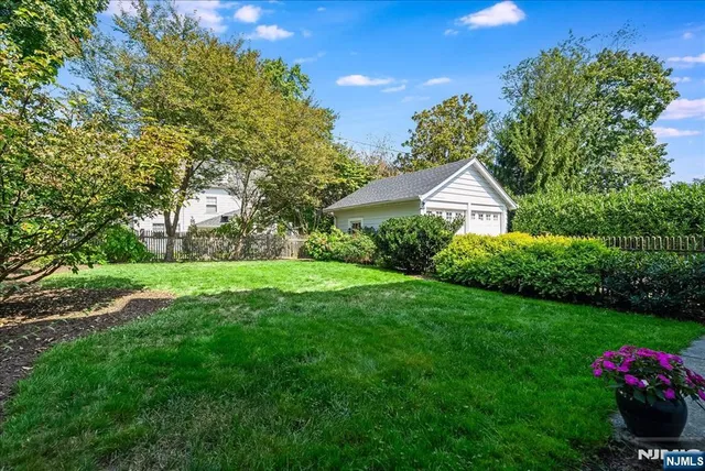 $869,000 | 5 Inness Place, Glen Ridge, NJ 07028