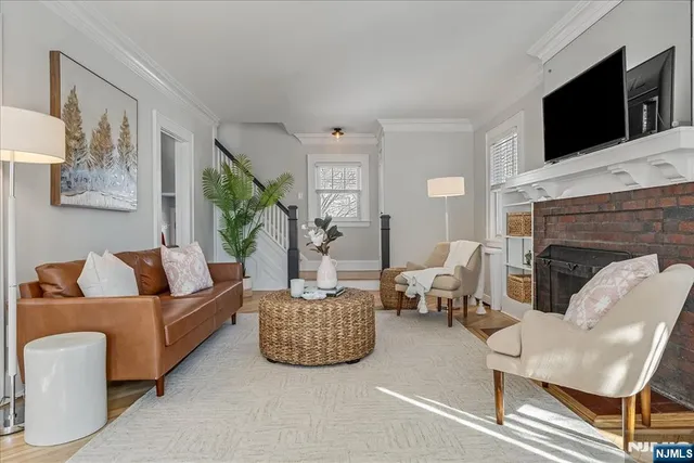 $869,000 | 5 Inness Place, Glen Ridge, NJ 07028