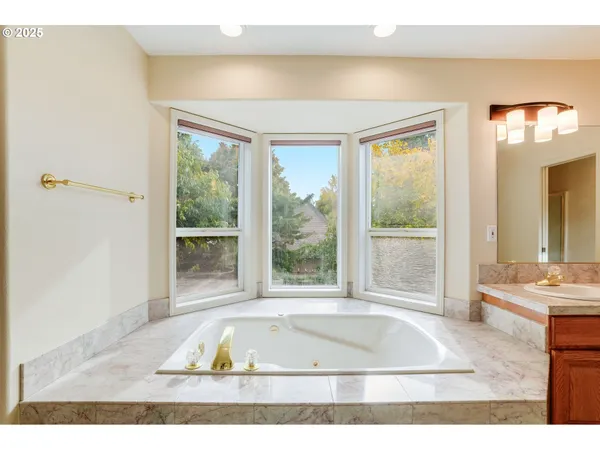 $639,900 | 12064 Southeast Grand Vista Drive, Clackamas, OR 97015