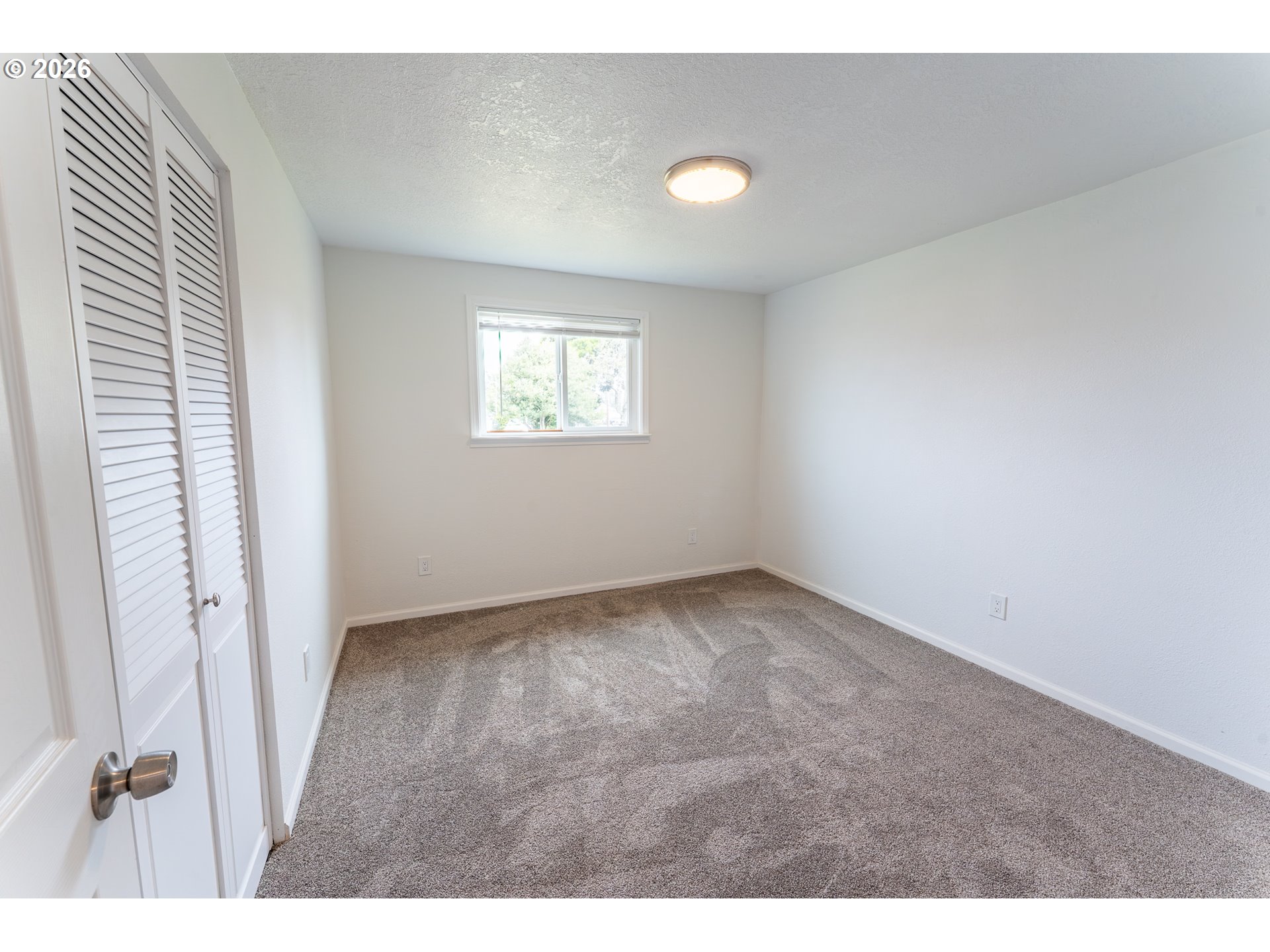 2025 Pine Street Florence, OR 97439 - Photo 15 of 29 Bedroom