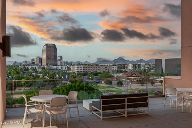 $875,000 | 200 West Portland Street, Unit 827, Phoenix, AZ 85003
