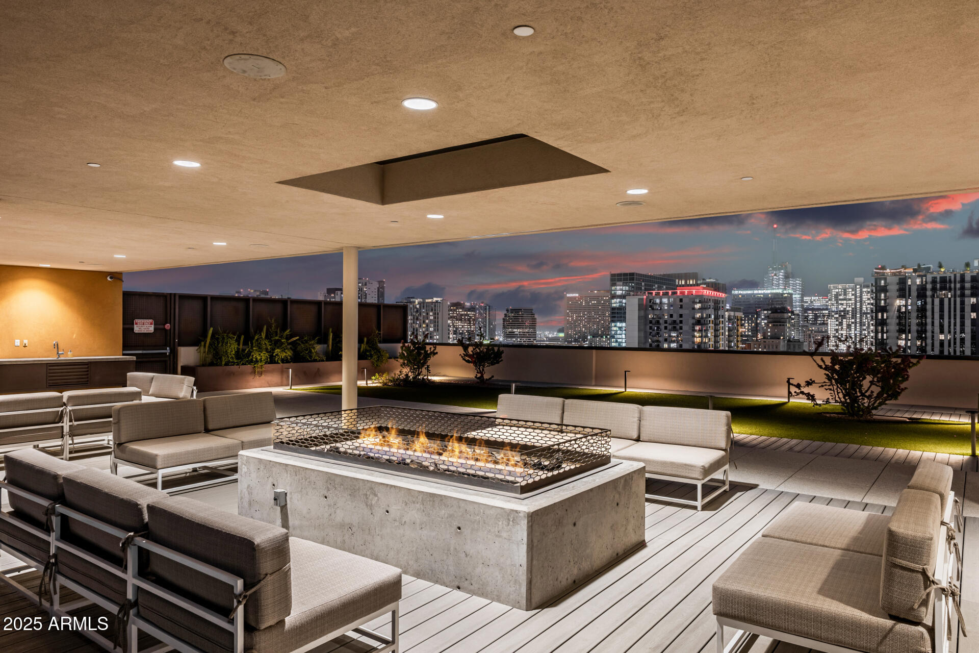 200 West Portland Street, Unit 827 Phoenix, AZ 85003 - Photo 107 of 111 128-Portland