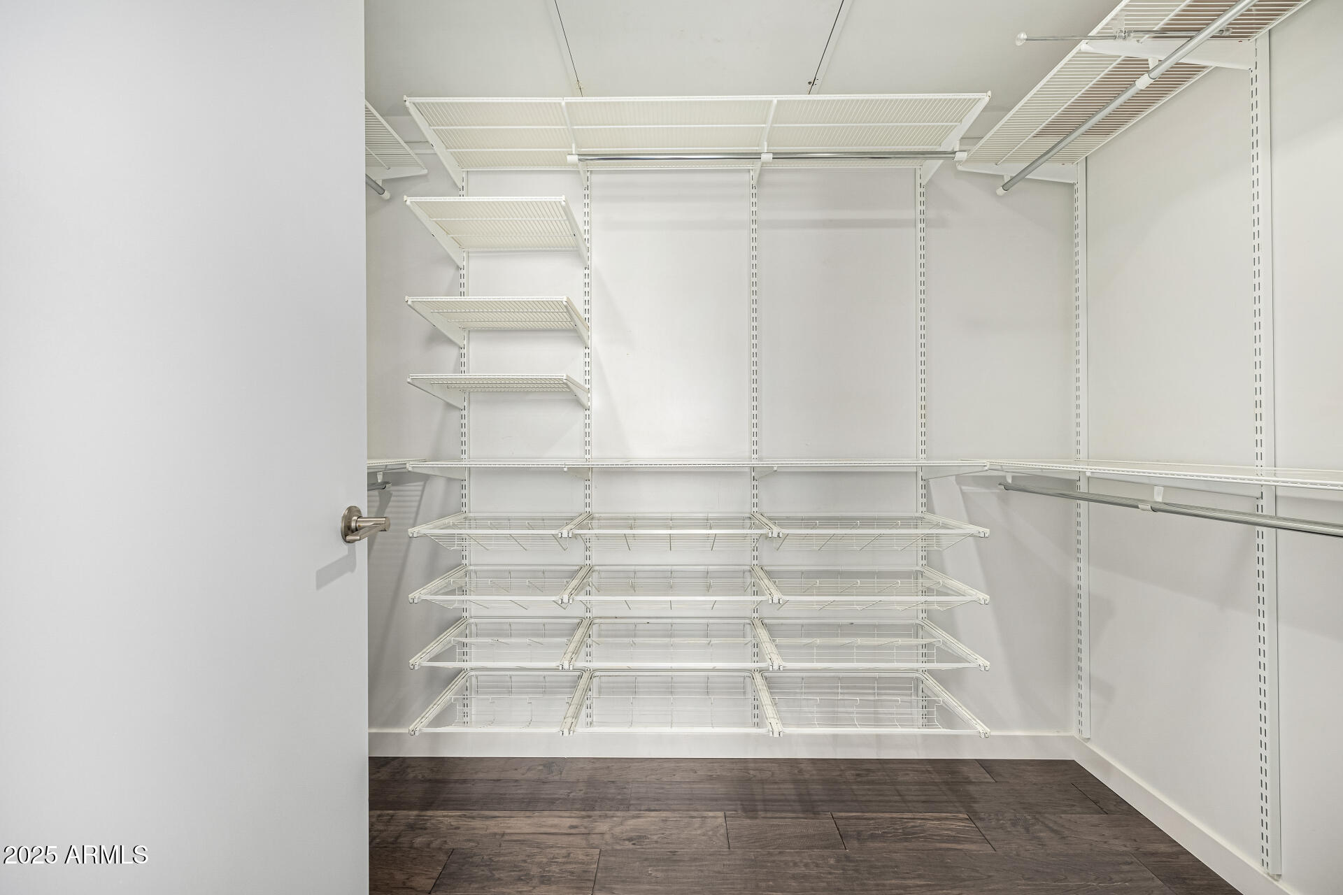 200 West Portland Street, Unit 827 Phoenix, AZ 85003 - Photo 22 of 111 a view of a room with shelf