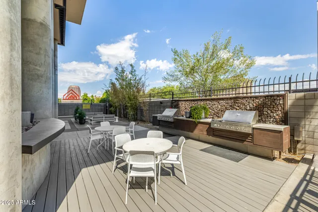 $875,000 | 200 West Portland Street, Unit 827, Phoenix, AZ 85003