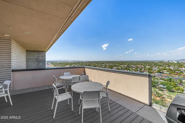 $875,000 | 200 West Portland Street, Unit 827, Phoenix, AZ 85003