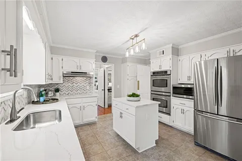 $689,000 | 3402 Johnson Ferry Road Northeast, Roswell, GA 30075