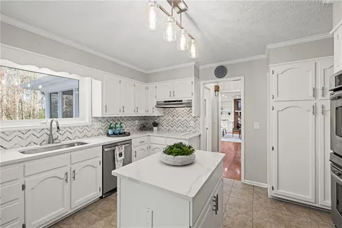 $689,000 | 3402 Johnson Ferry Road Northeast, Roswell, GA 30075