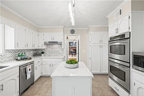 $689,000 | 3402 Johnson Ferry Road Northeast, Roswell, GA 30075