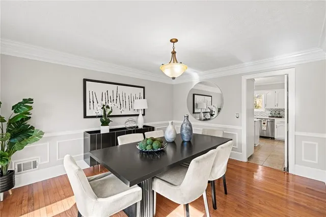 $689,000 | 3402 Johnson Ferry Road Northeast, Roswell, GA 30075