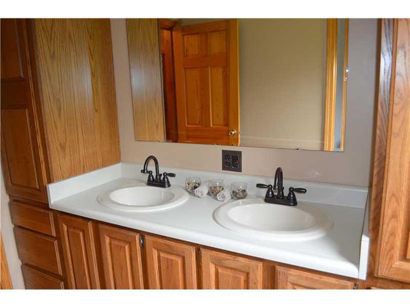 335 Old Orchard Road Buxton, ME 04093 - Photo 20 of 32 Bathroom. Second floor full bath...