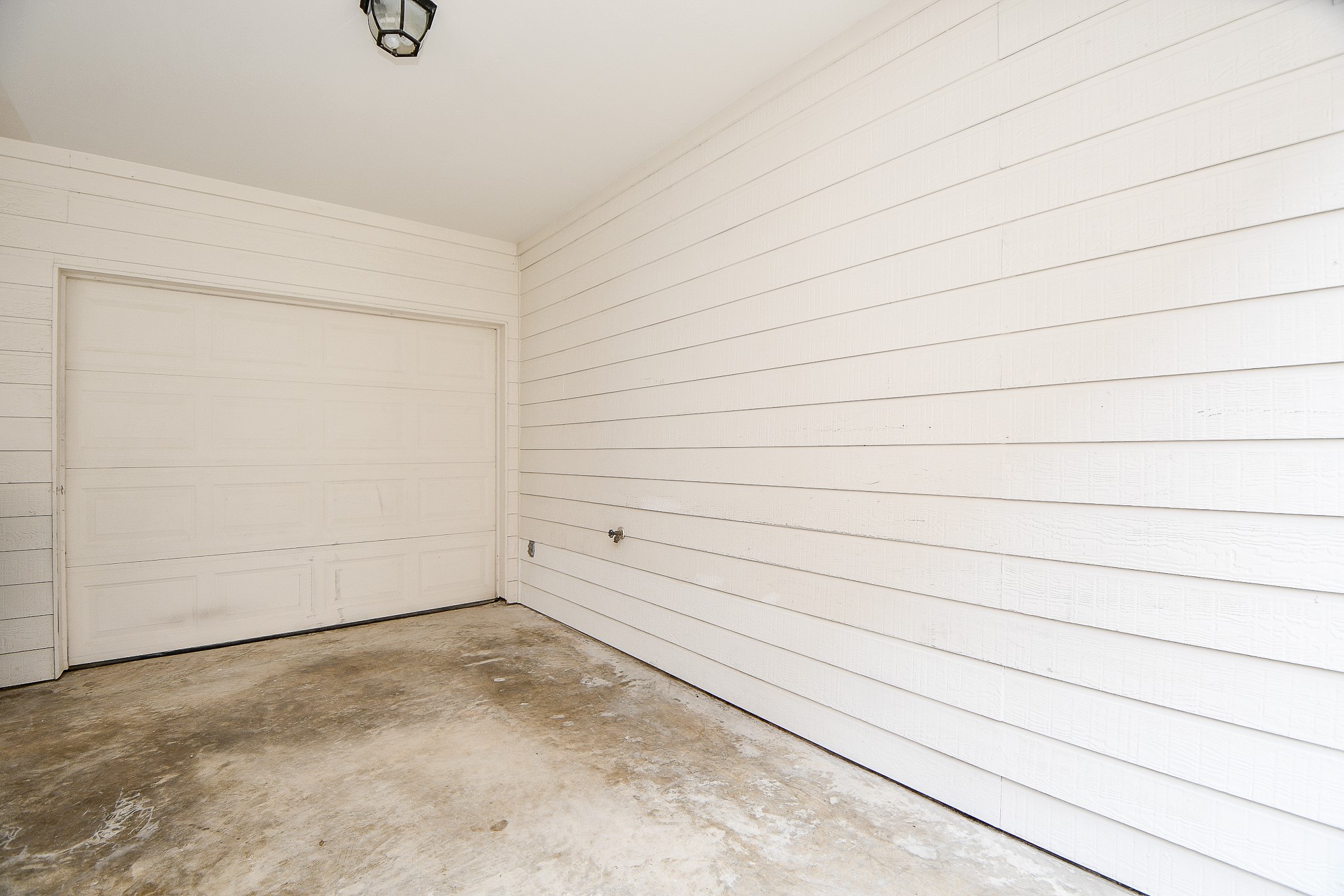 118 McGowen Street, Unit K Houston, TX 77006 - Photo 30 of 32 Covered parking spot in fron tof the garage