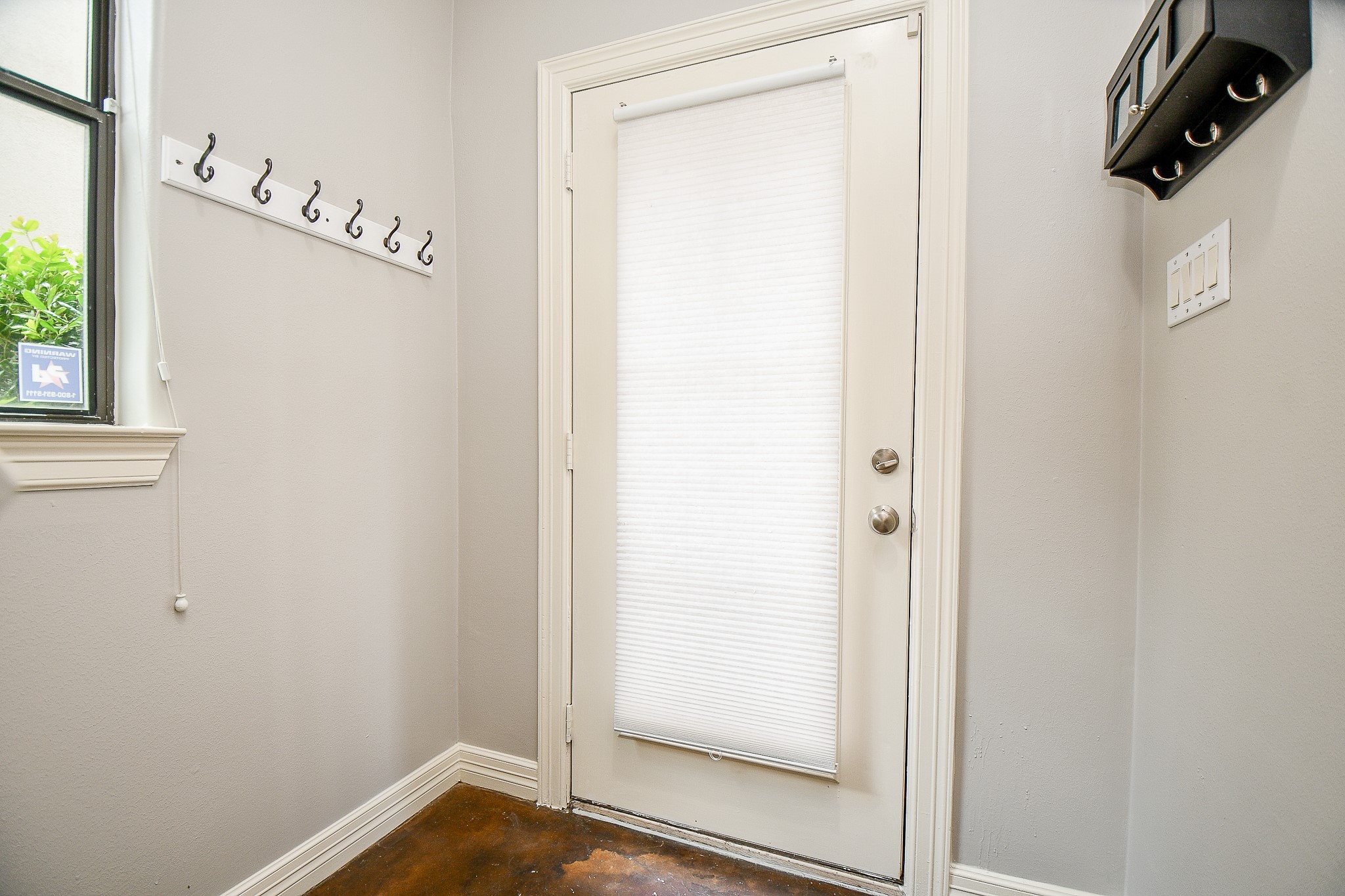 118 McGowen Street, Unit K Houston, TX 77006 - Photo 5 of 32 Recently painted enttry door with quick access to the garage