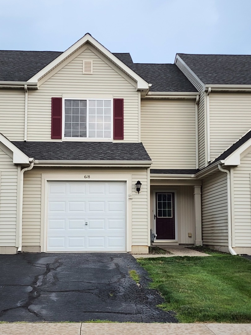 618 Caleb Drive, Unit 618 Ottawa, IL 61350 - Photo 1 of 10 a view of a white house