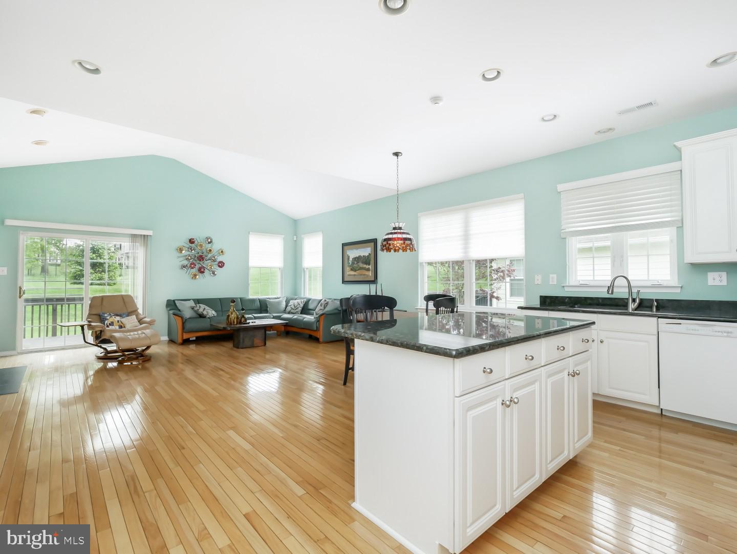 24 Bluebonnet Road Langhorne, PA 19047 - Photo 16 of 40 Gallery Image 16