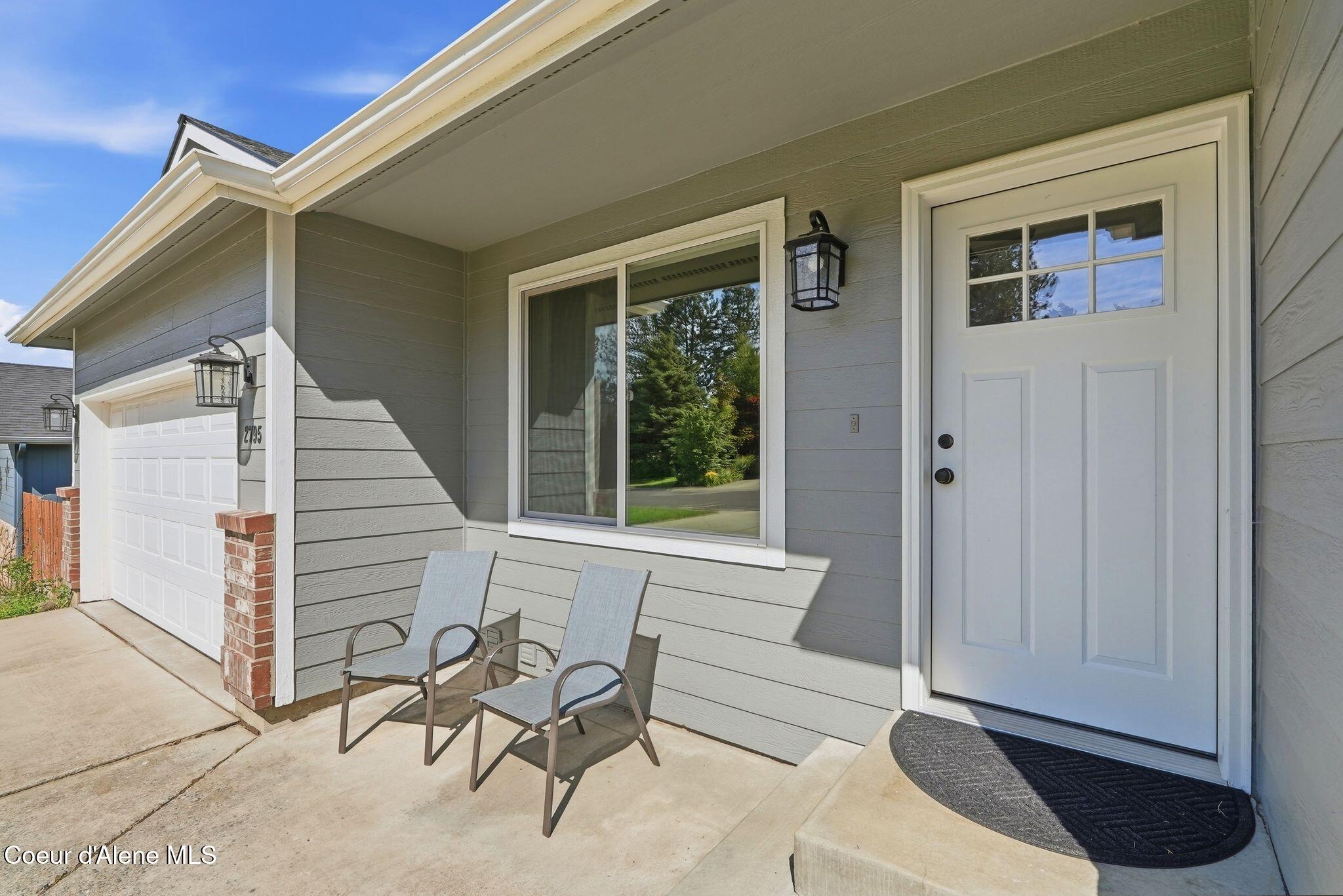 2795 North Rawhide Ridge Road Post Falls, ID 83854 - Photo 6 of 43 Front Patio