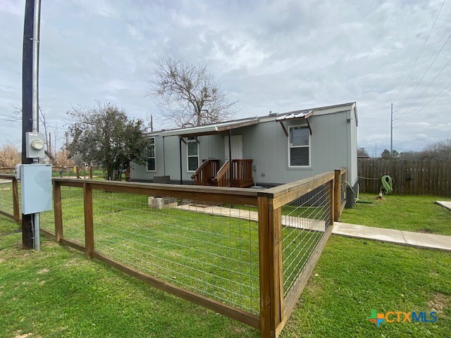 115 Cosey Street Luling, TX 78648 - Photo 2 of 7 Gallery Image 2