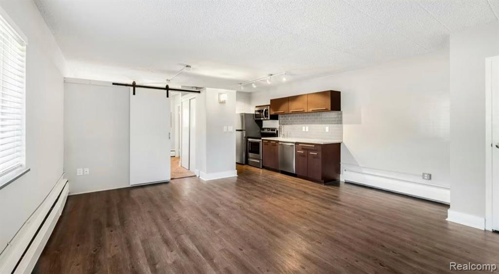1050 North Adams Road, Unit 111 Birmingham, MI 48009 - Photo 4 of 12