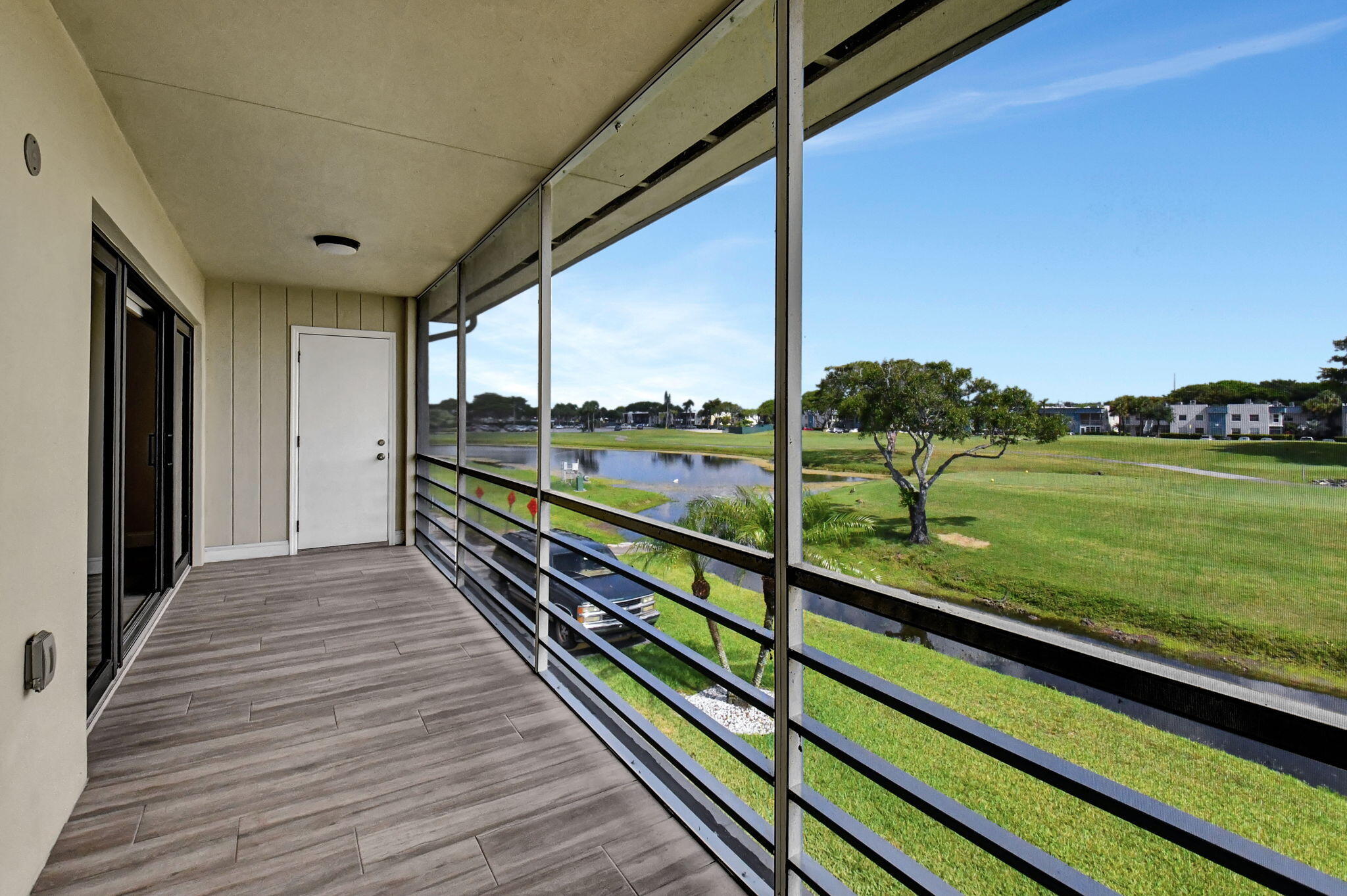 73 Capri B, Unit 73 Delray Beach, FL 33484 - Photo 43 of 93 Over sized Patio