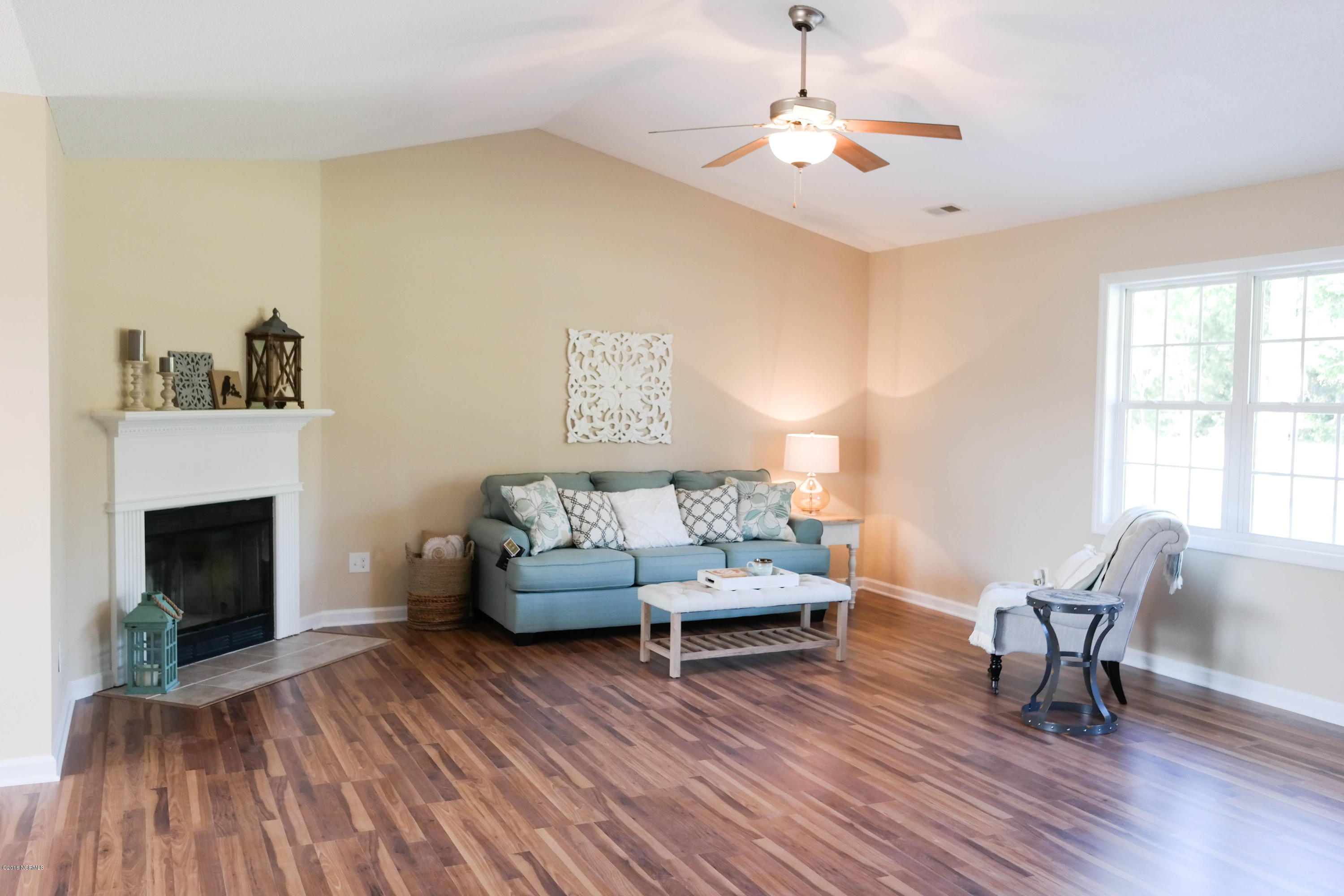 101 Jenna Rea Road Hubert, NC 28539 - Photo 7 of 19 living room 2
