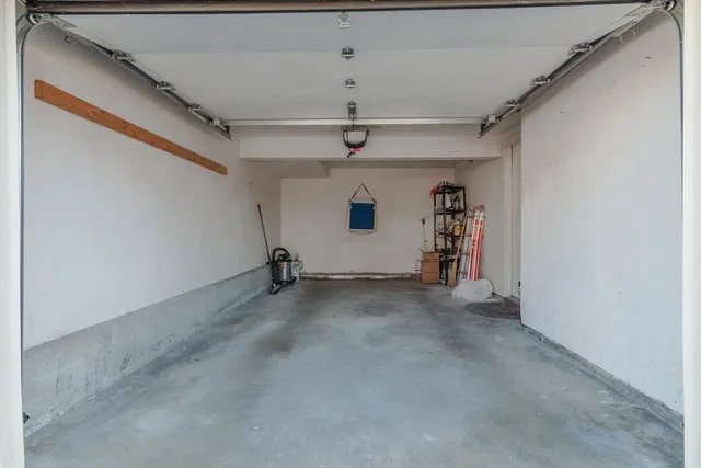 a view of a garage
