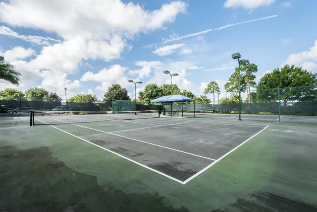 a view of a tennis court