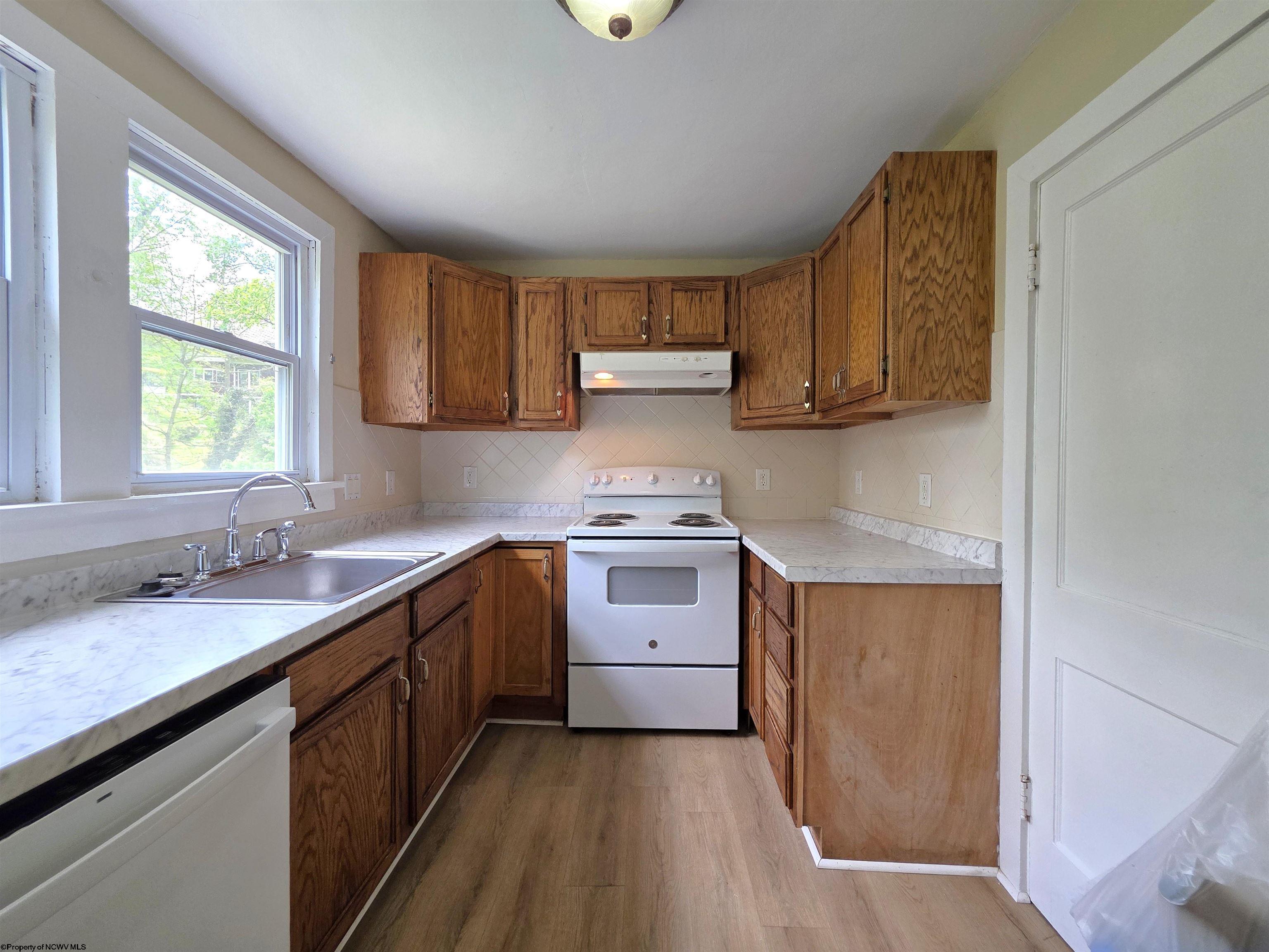1300 Hillcrest Road Fairmont, WV 26554 - Photo 10 of 26 Gallery Image 10