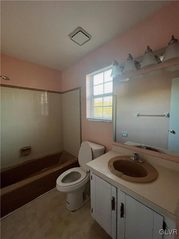 1833 Minesite Road Allentown, PA 18103 - Photo 14 of 22 Full bathroom