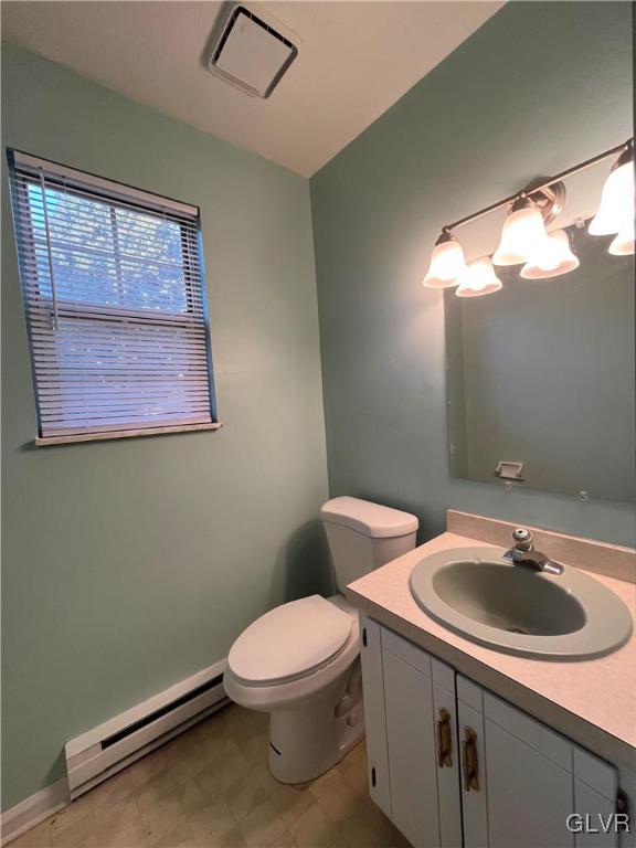 1833 Minesite Road Allentown, PA 18103 - Photo 5 of 22 Powder room