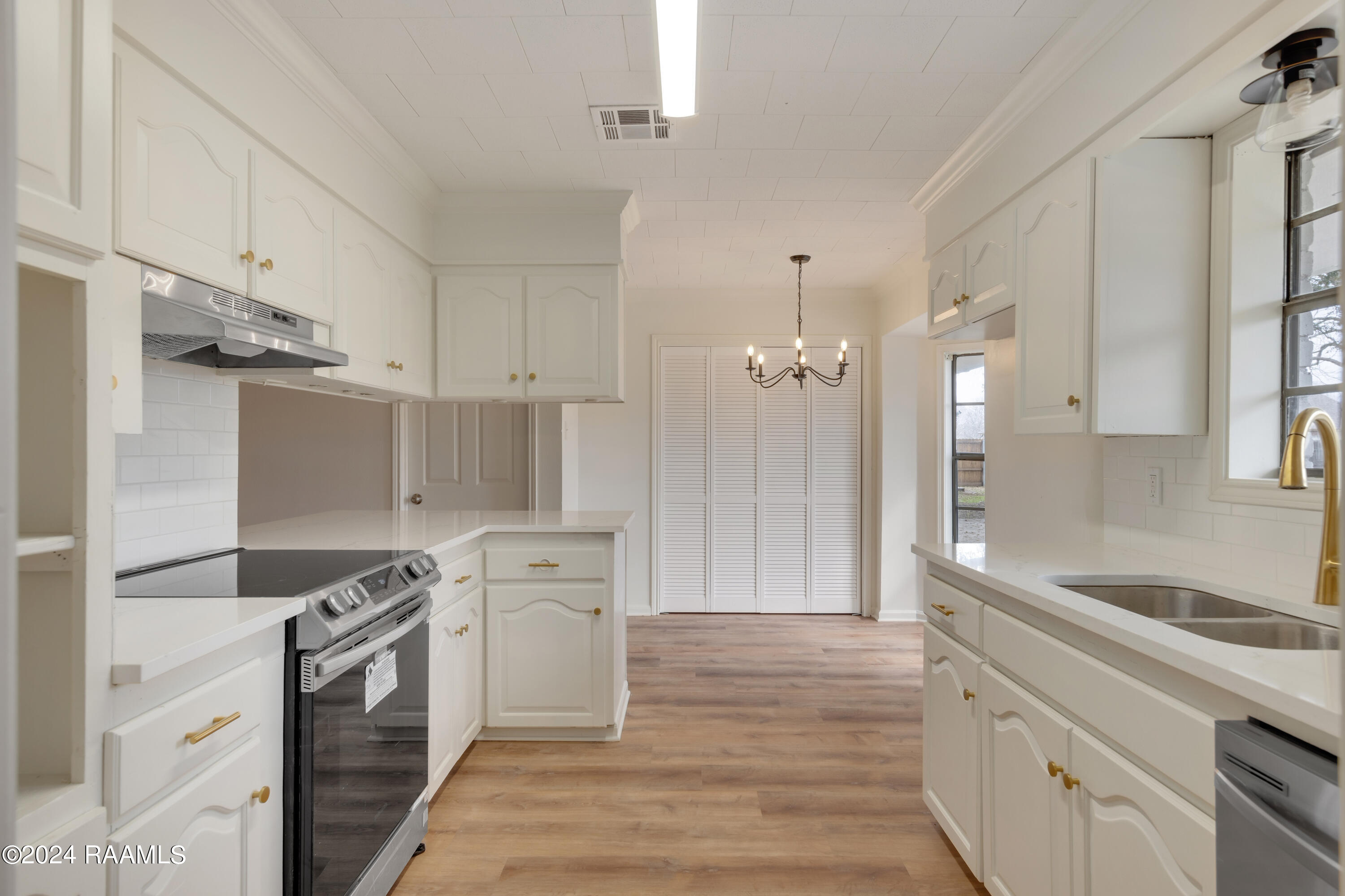 119 Fallis Road Lafayette, LA 70507 - Photo 12 of 31 119 Fallis Rd-13