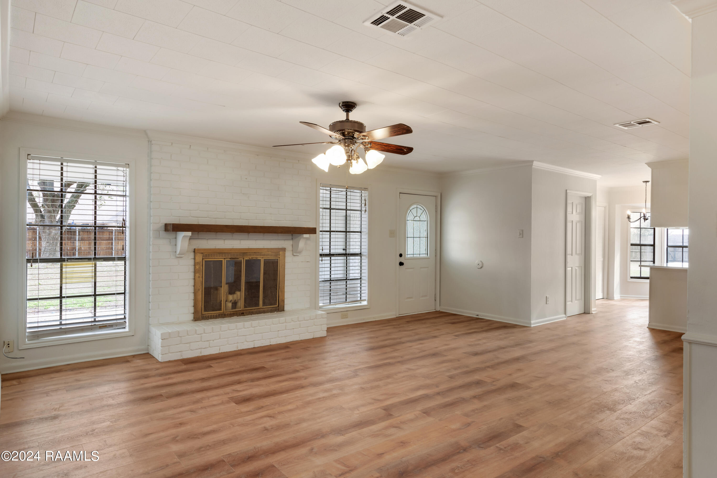 119 Fallis Road Lafayette, LA 70507 - Photo 8 of 31 119 Fallis Rd-5