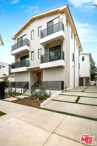 $3,999 | 5321 Ben Avenue, Unit 3, Valley Village, CA 91607