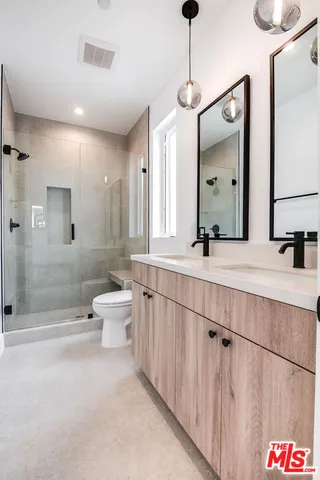 $3,999 | 5321 Ben Avenue, Unit 3, Valley Village, CA 91607