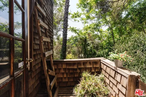 $1,100,000 | 437 Short Trail, Topanga, CA 90290
