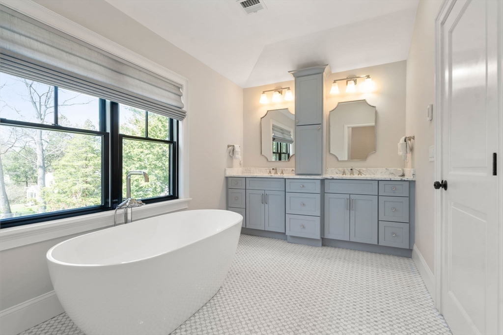 7 Massasoit Road Wellesley, MA 02481 - Photo 25 of 42