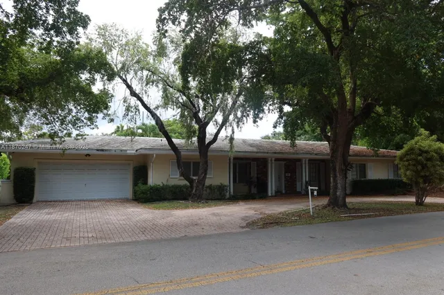 $7,500 | 189 Edgewater Drive, Coral Gables, FL 33133