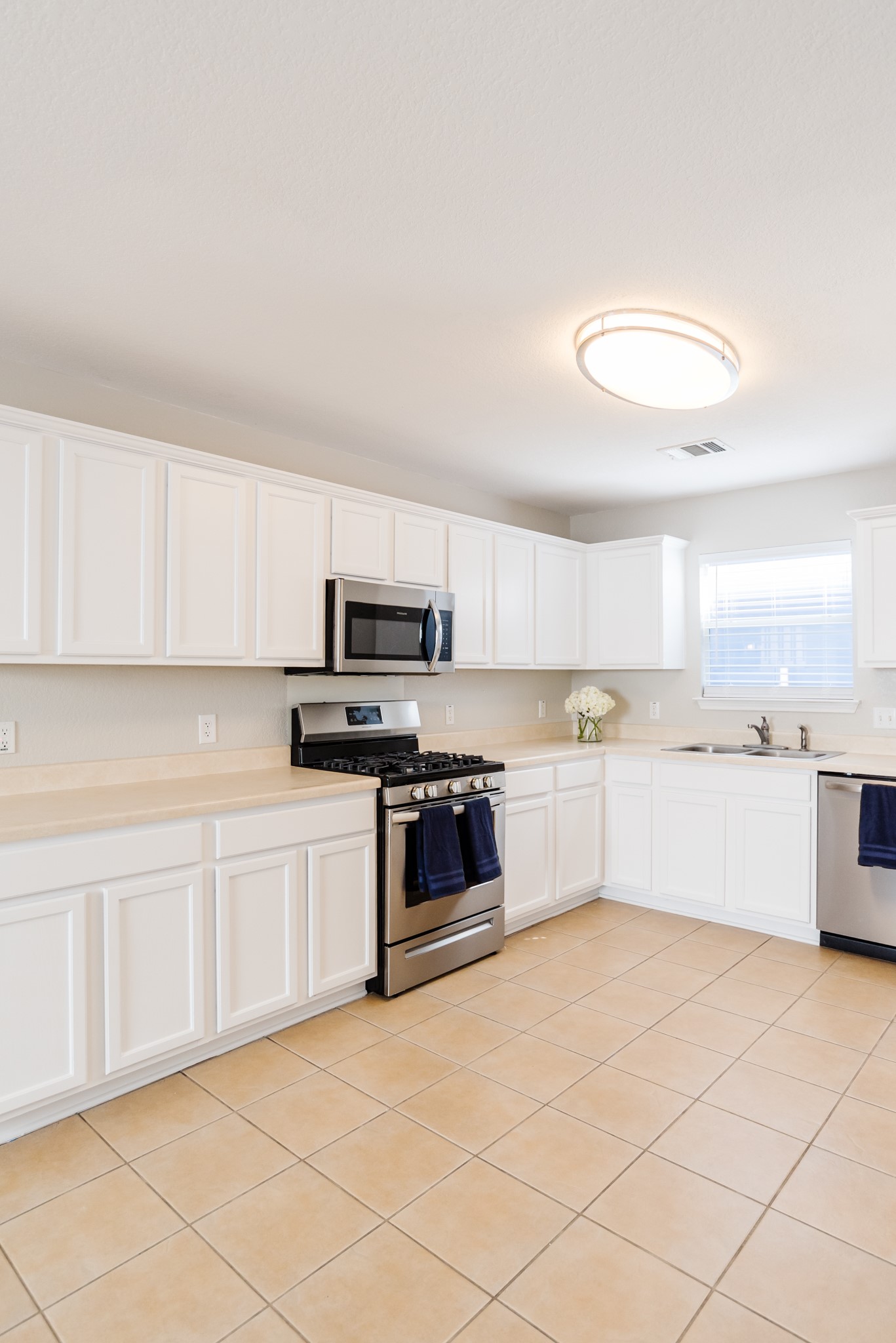 532 Sampson Kyle, TX 78640 - Photo 14 of 40