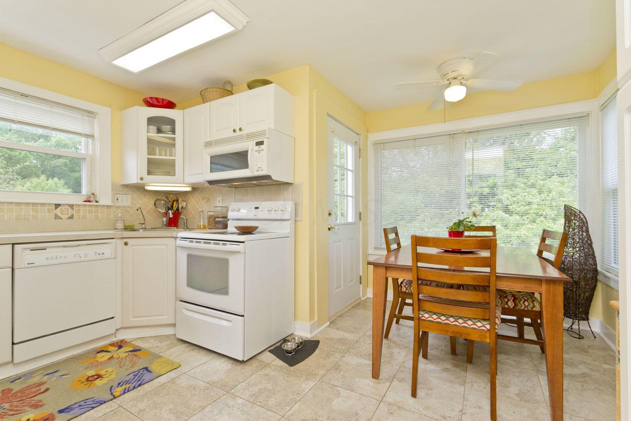 221 Carpenter Road Columbus, OH 43230 - Photo 8 of 27