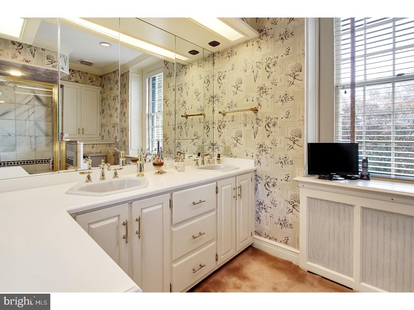 1100 Evergreen Road Reading, PA 19611 - Photo 12 of 25 Master Bathroom