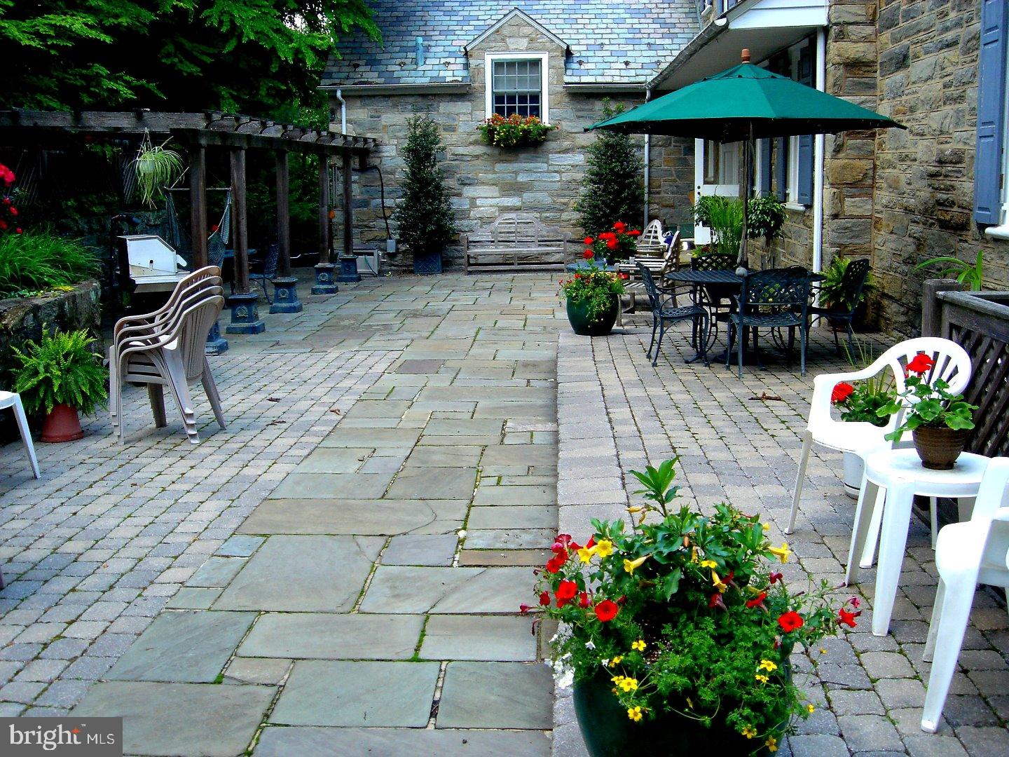 1100 Evergreen Road Reading, PA 19611 - Photo 24 of 25 Exterior Back