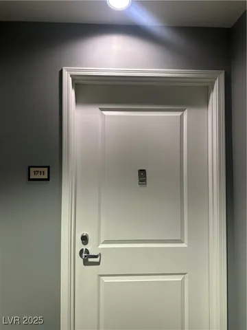 $1,795 | 200 West Sahara Avenue, Unit 1711, Las Vegas, NV 89102