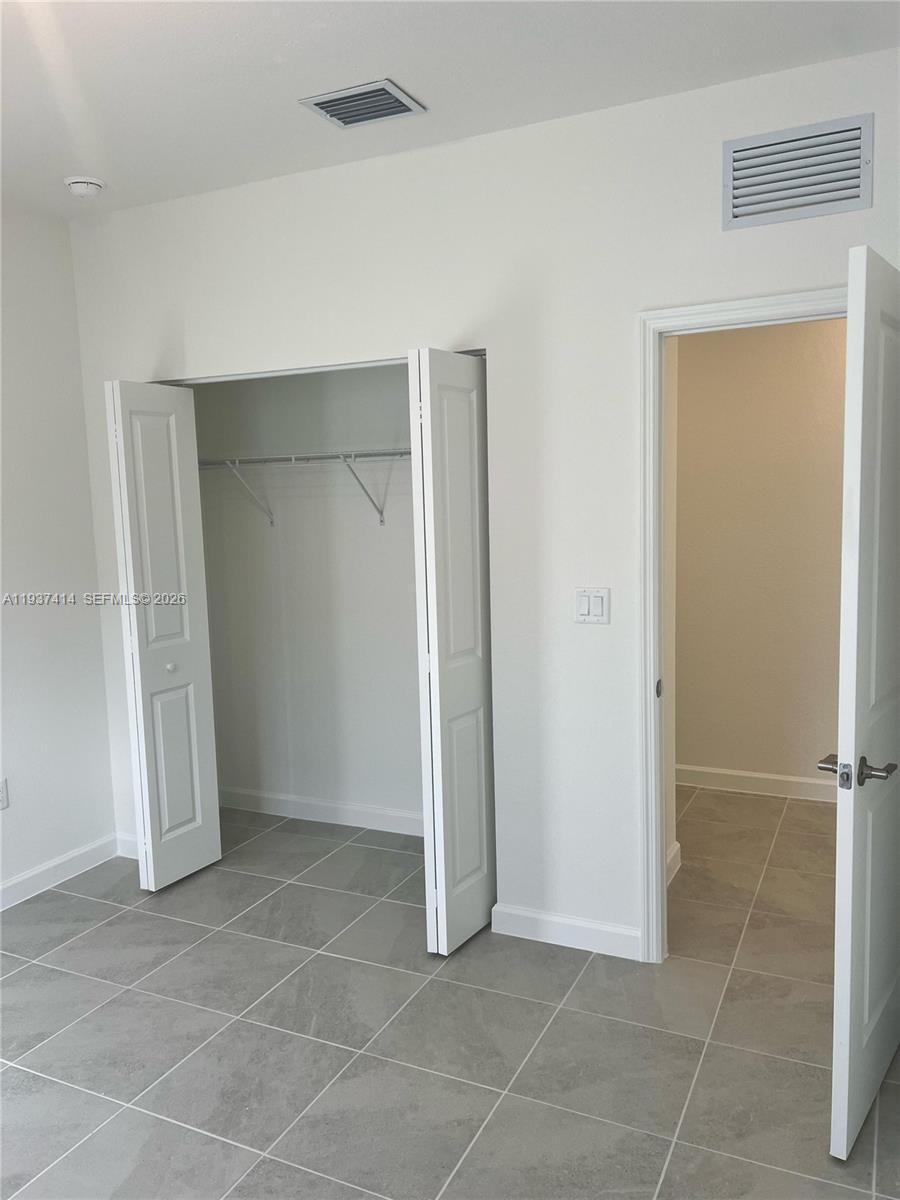 2422 Southeast 30th Street Homestead, FL 33035 - Photo 33 of 36