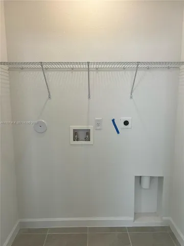 $4,000 | 2422 Southeast 30th Street, Homestead, FL 33035