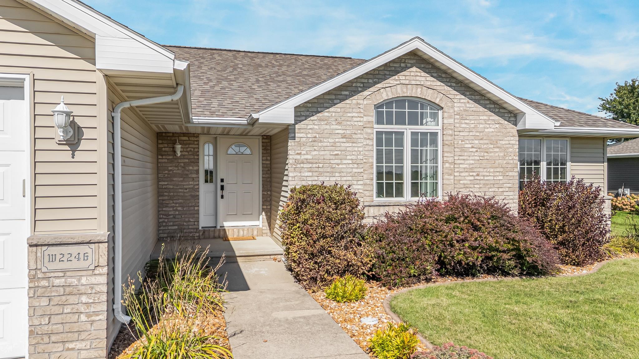 W2246 Raspberry Lane Appleton, WI 54913 - Photo 4 of 40 Gallery Image 4