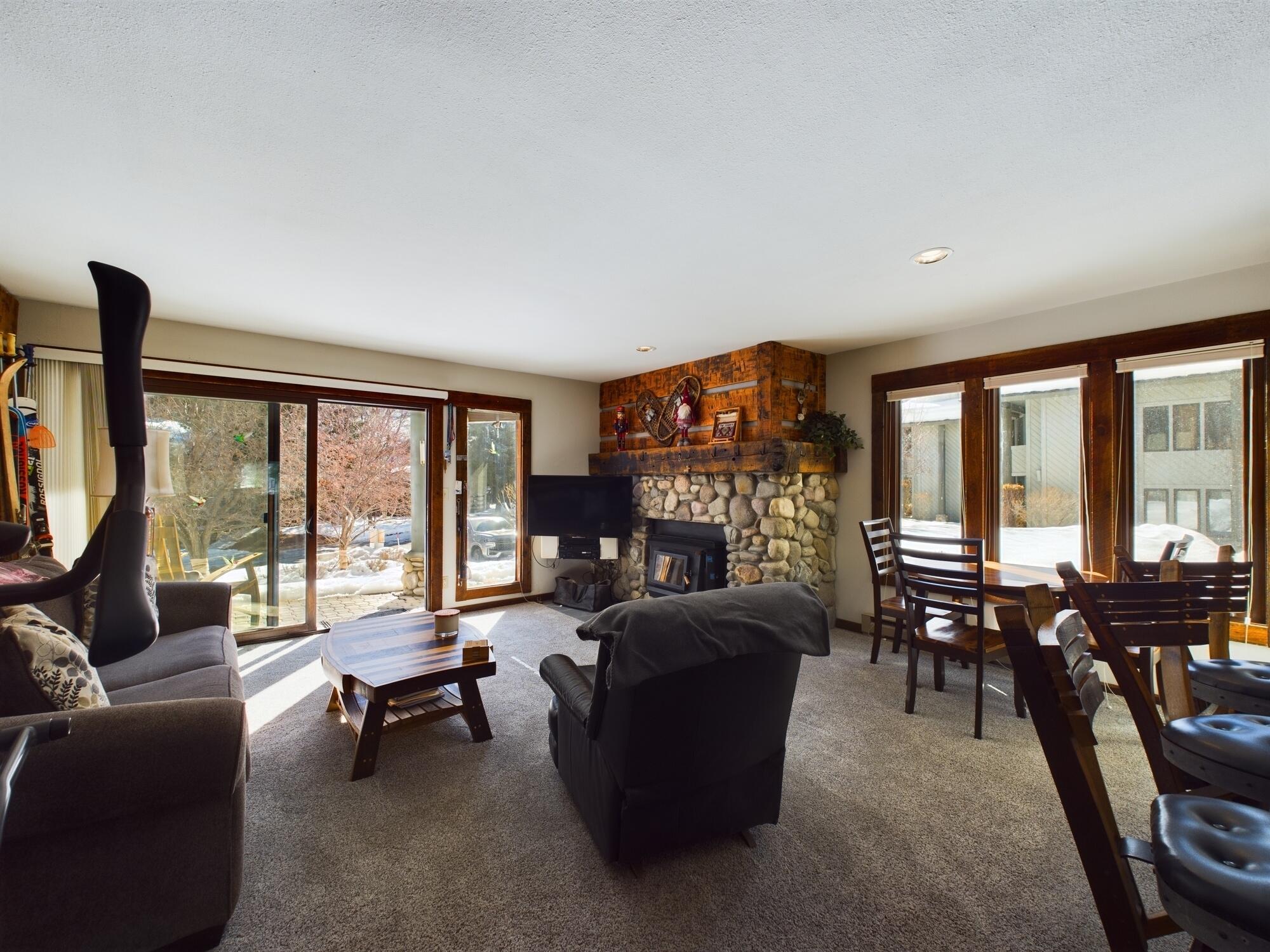 220 Picabo Street, Unit 4A Ketchum, ID 83340 - Photo 11 of 25 220 Picabo St 4A