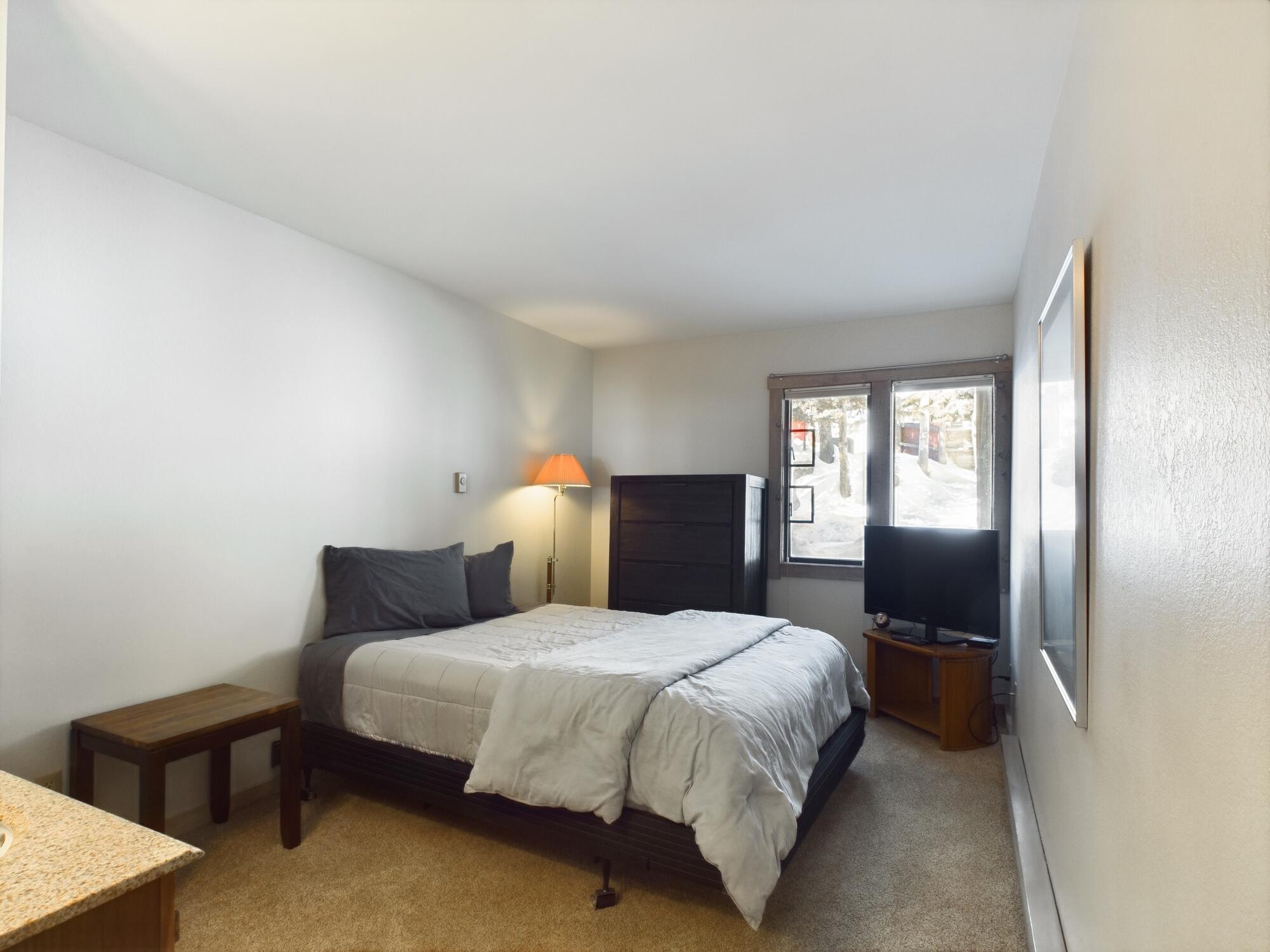 220 Picabo Street, Unit 4A Ketchum, ID 83340 - Photo 13 of 25 220 Picabo St 4A