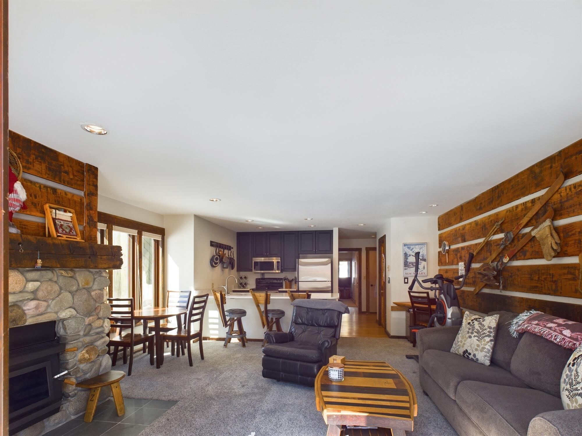 220 Picabo Street, Unit 4A Ketchum, ID 83340 - Photo 10 of 25 220 Picabo St 4A