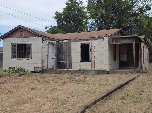 $24,900 | 901 East Sears Street, Denison, TX 75021